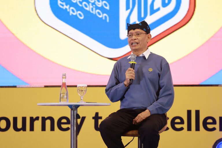 Pembukaan AEE 2025, Rektor UNAIR Imbau Pilih Jurusan sesuai Passion