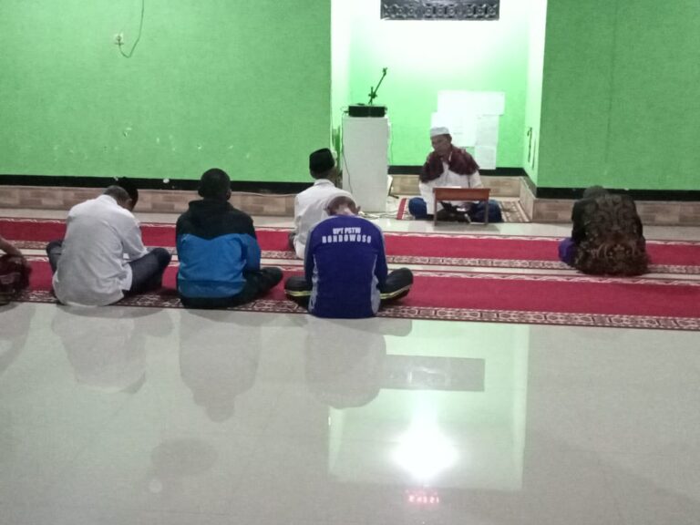 PM Pemprov Jatim-UPT PSTW Bondowoso Mendapat Bimbingan Mental dan Spiritual dari Ustadz