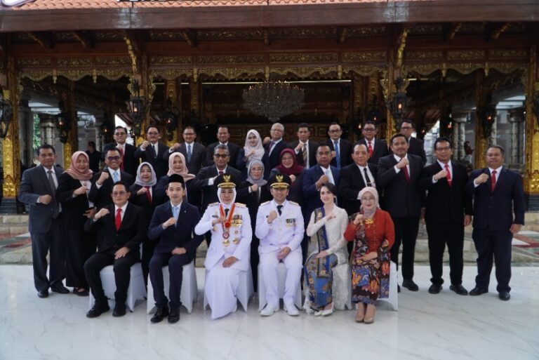 Perkuat Sinergi Percepatan Pembangunan, Usai Dilantik, Khofifah-Emil Gelar Rapat Koordinasi Kepala Perangkat Daerah Jatim