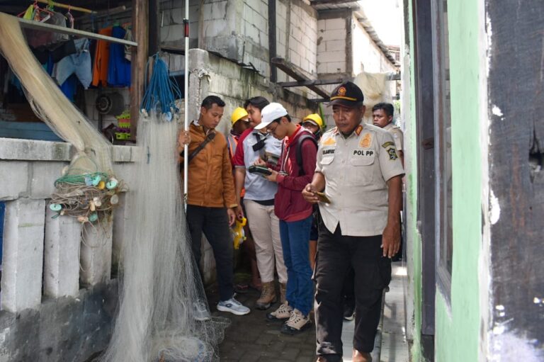 Pembongkaran Bangunan Program Normalisasi Sungai Kalianak Surabaya Dilakukan Seusai Lebaran