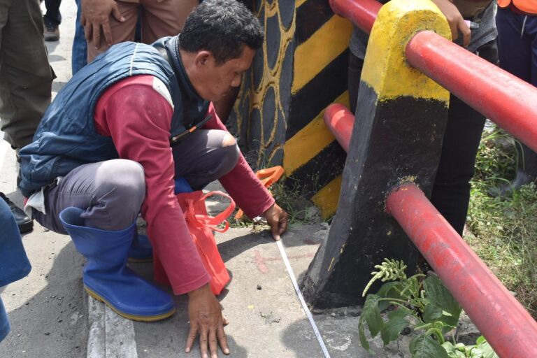 Pemkot Surabaya Segera Normalisasi Sungai Kalianak, Tahap Awal Mulai Lakukan Penentuan Batas