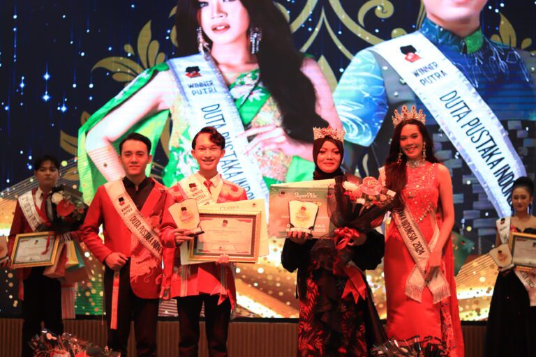 Ciptakan Buku Edukasi Kesehatan Hewan, Mahasiswa UNAIR Jadi Duta Pustaka Nasional 2025