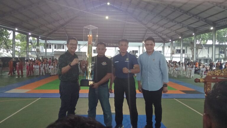 Kontingen Tarung Derajat Surabaya Merebut Juara Umum Kejurprov Usia Dini Piala Panglima Koarmada II