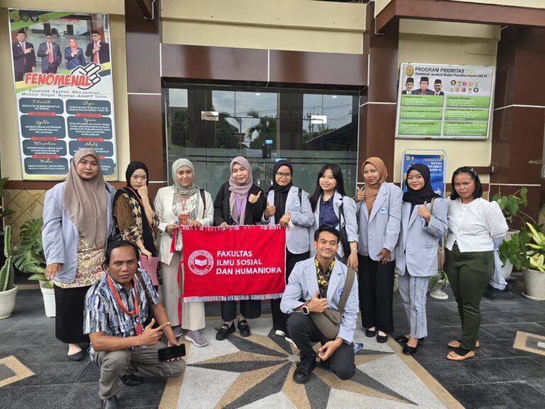 Studi Lapangan Hukum: Mahasiswa UTS Kunjungi PA Surabaya