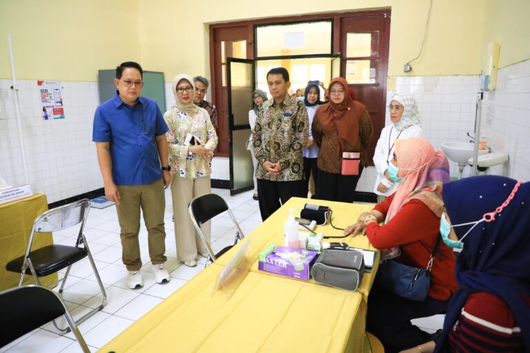 Pj. Gubernur Jatim Ajak Masyarakat Manfaatkan Cek Kesehatan Gratis, Kado Ultah dari Negara