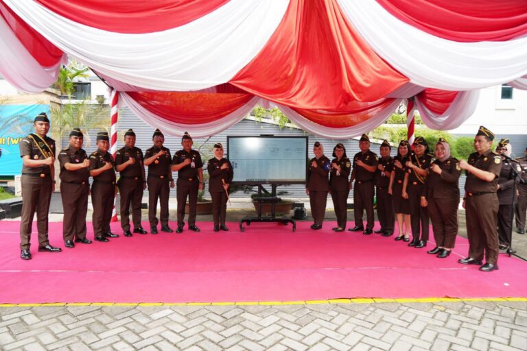 Kajati Jatim Pimpin Pencanangan WBBM di Kejati Jatim