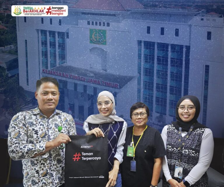 Kasi Penkum Kejati Jatim Terima Visit Media Dari Kompas Group