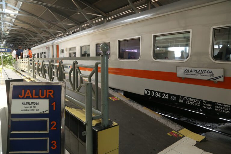 KAI Daop 8 Surabaya Operasikan Kereta Ekonomi PSO dengan Tarif Terjangkau
