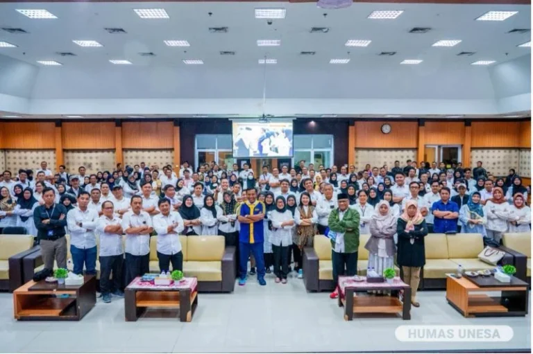 Wujudkan SDM Unesa yang HANDAL melalui Gebyar Layanan 2025