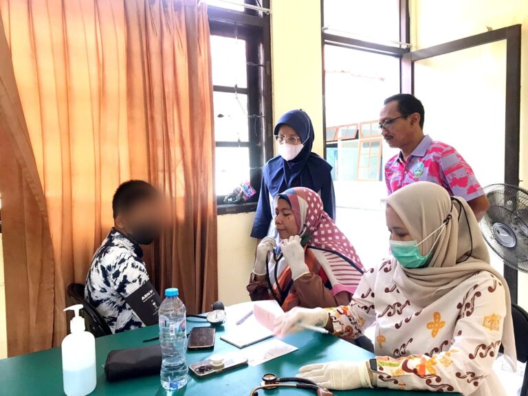Pemprov Jatim-UPT PRSMP Surabaya Gelar Pemeriksaan dan Penyuluhan Kesehatan Rutin bagi PM