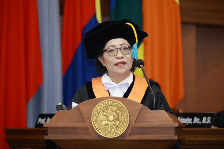 Guru Besar UNAIR Bahas Pentingnya Engendering Representasi Perempuan dalam Politik 