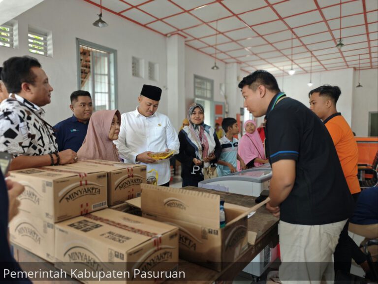 Bupati Pasuruan Pantau Operasi Pasar Pangan Murah