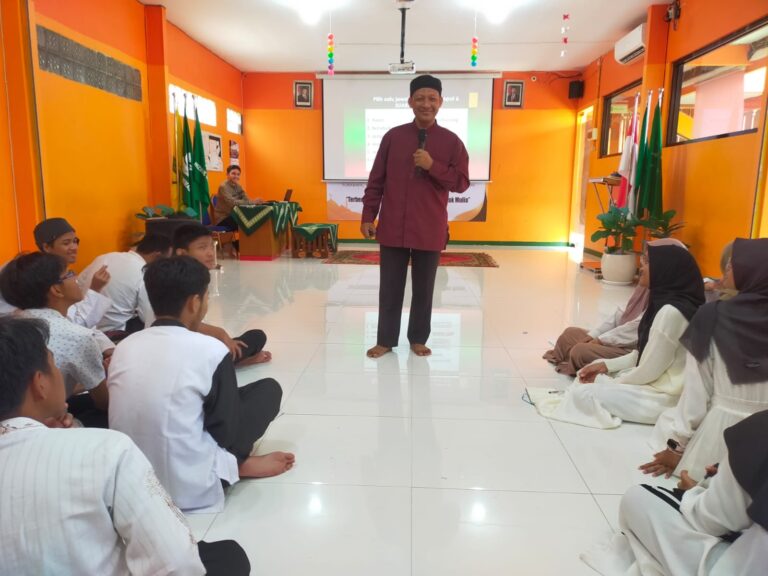 Ramadan Mubarak, SMA Muhammadiyah 7 Surabaya Gelar Darul Arqam