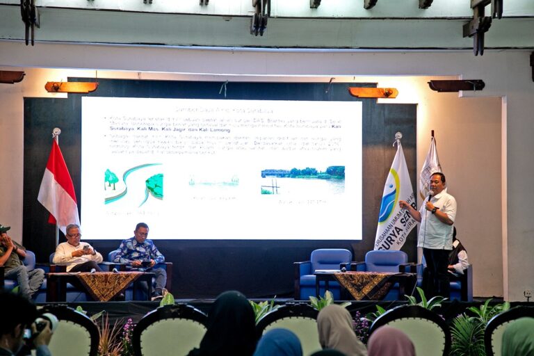 Cegah Pencemaran Lingkungan, Wali Kota Eri Cahyadi Ajak Masyarakat Manfaatkan Penggunaan Air IPAL Komunal