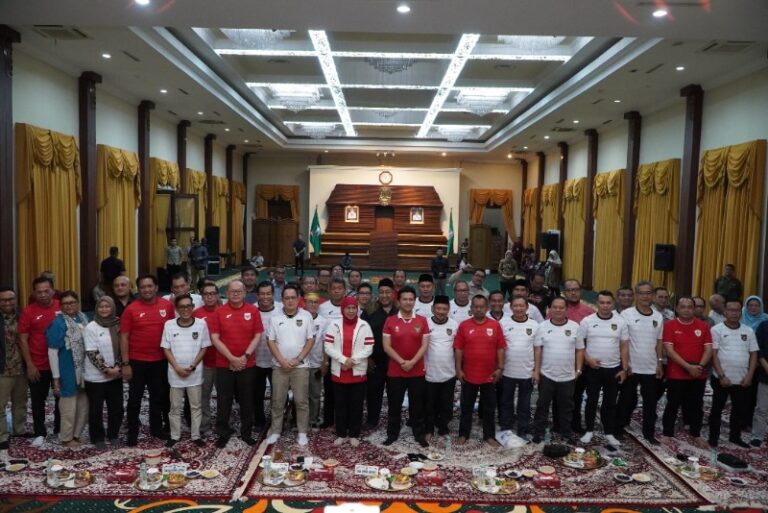 Gubernur Khofifah Apresiasi Peran PWI Jatim dan Pimred dalam Penyampaian Informasi