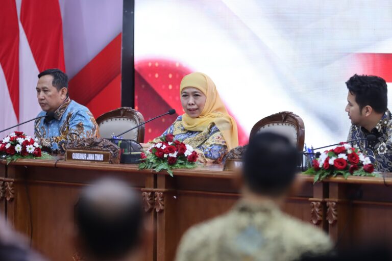 Gelar Rakor Penguatan Ekonomi Desa, Gubernur Khofifah Optimis Koperasi Desa Merah Putih Mampu Dorong Pertumbuhan Ekonomi dan Turunkan Kemiskinan