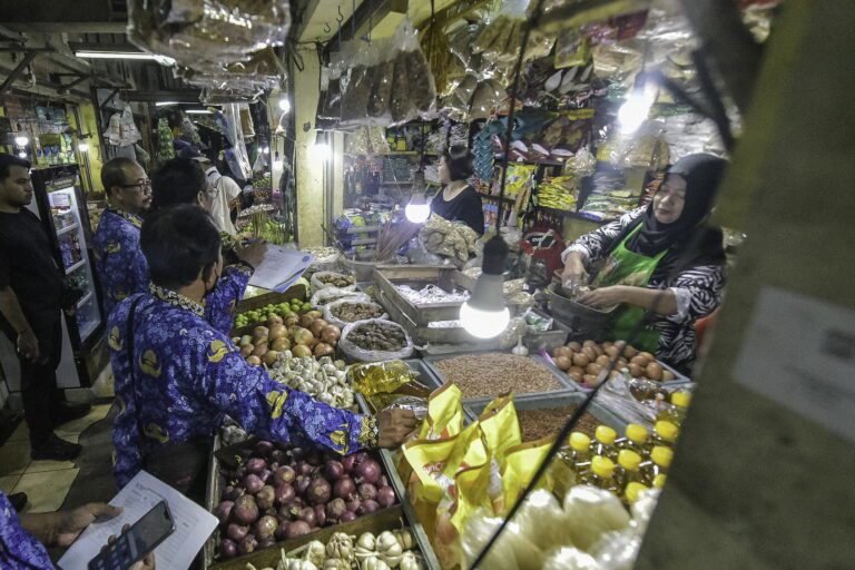 Pemkot Surabaya Gelar Sidak Pengawasan Harga Pangan Jelang Lebaran 2025, Stok Dipastikan Aman