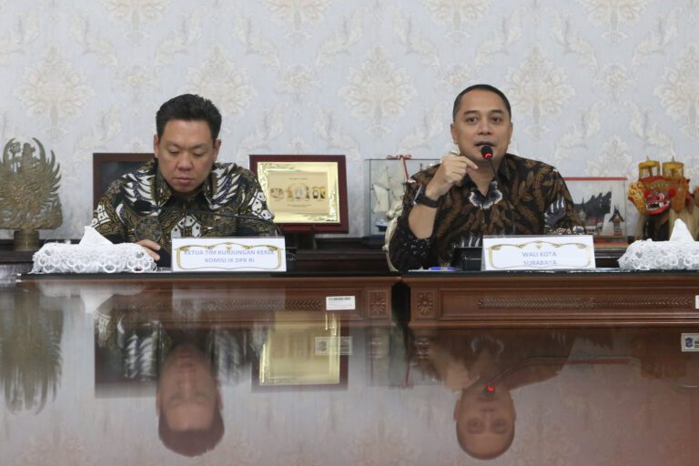 Pemkot Surabaya Buka Posko Pengaduan THR, Pastikan Hak Pekerja Terpenuhi