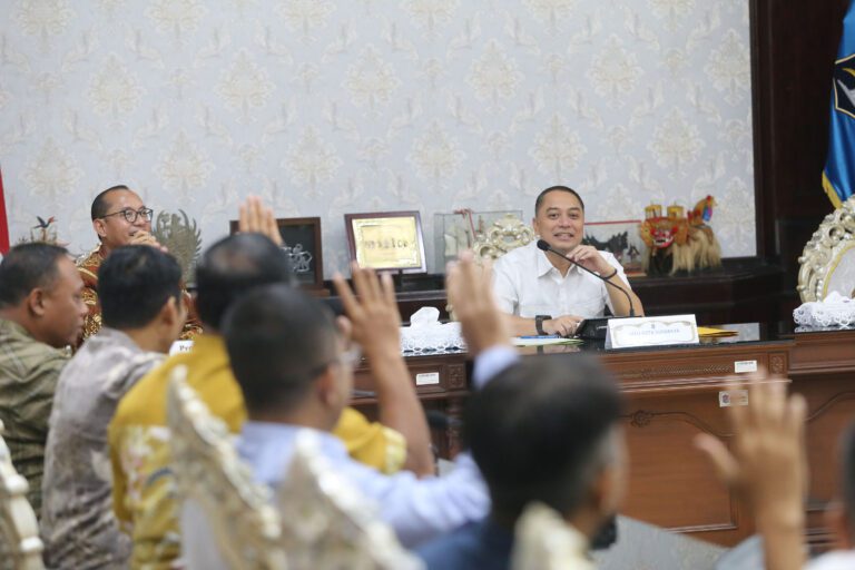 Wali Kota Eri Cahyadi Tegaskan Komitmen Camat dalam Menangani Permasalahan Warga