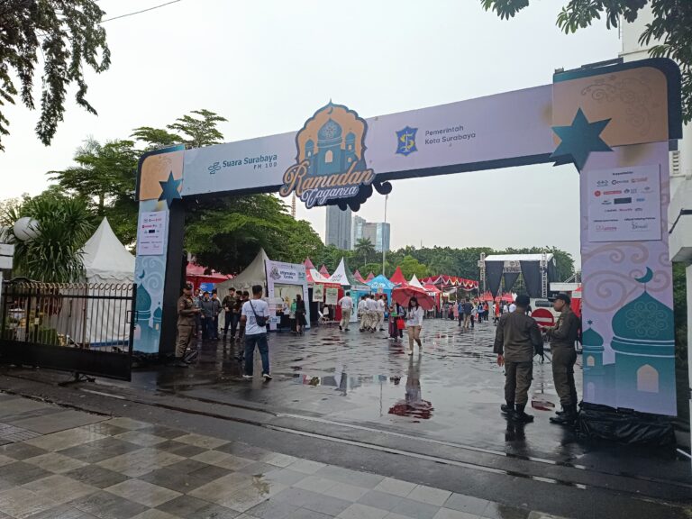 102 UMKM Ramaikan Bank Jatim QRIS Ramadan Vaganza di Balai Kota Surabaya