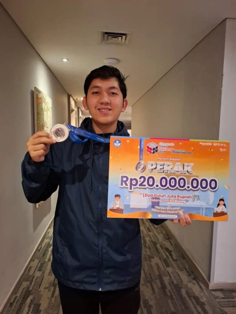 Raih Segudang Prestasi, Azril Raih Kandidat Golden Ticket FK UNAIR