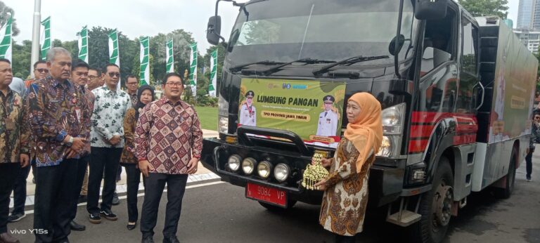 Dukung Stabilitas Harga Jelang HBKN : BI Jatim Serahkan Aset Kendaraan Distribusi Pangan