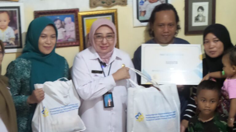 Usai Apel Siaga, BKKBN Jatim Kunjungi Keluarga Sasaran Cegah Stunting di Surabaya