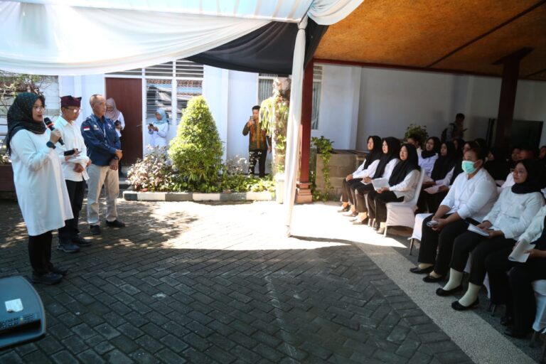 Di Tengah Keterbatasan Anggaran, Bupati Ipuk Tetap Perjuangkan Ribuan Honorer Seleksi PPPK