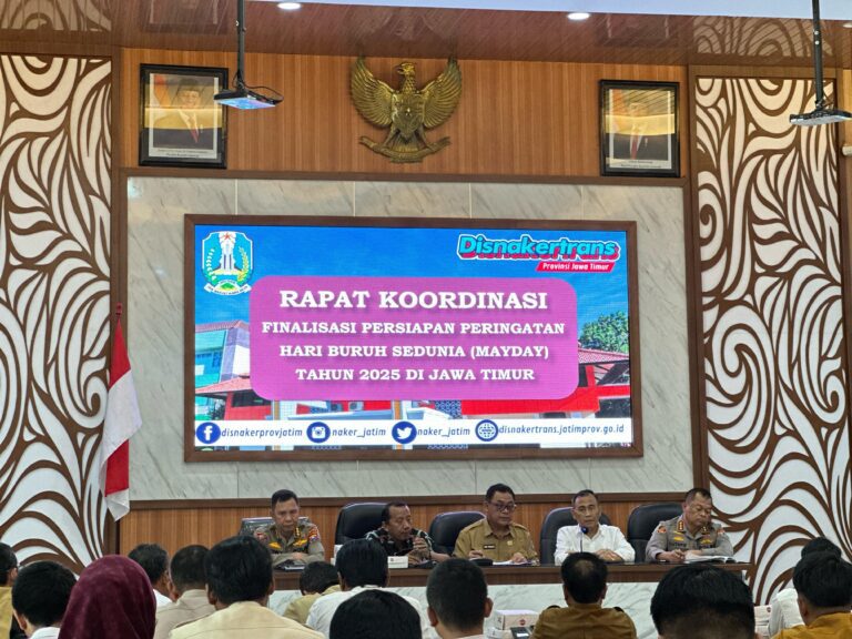 Disnakertrans Jatim Pimpin Rapat Finalisasi Persiapan Peringatan May Day 2025