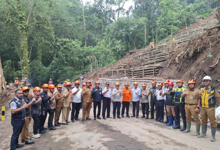 Usai Dievaluasi, Jalur Longsor Pacet-Cangar Dibuka Terbatas Rabu Besok