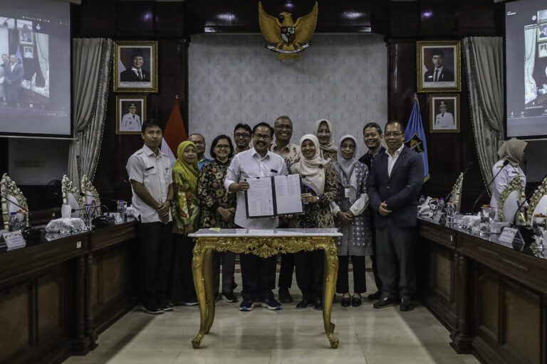 Surabaya Raih Penghargaan STBM 5 Pilar, Siap Menuju Paripurna