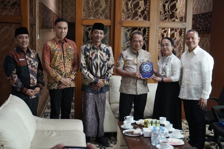 Tujuh mahasiswa Southern Leyte State University Filipina Lakukan PPL di Lamongan