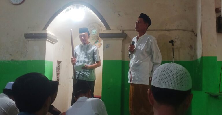 Shalat Idul Fitri di Mushola Khotijah Bagorejo Gumukmas Jember, Khatib Ingatkan Buka Pintu  Maaf Sesama