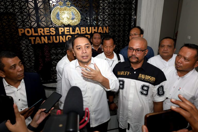 Jadi Atensi Pemerintah Pusat, Wali Kota Eri Cahyadi Kawal Kasus Dugaan Penahanan Ijazah Sampai Tuntas