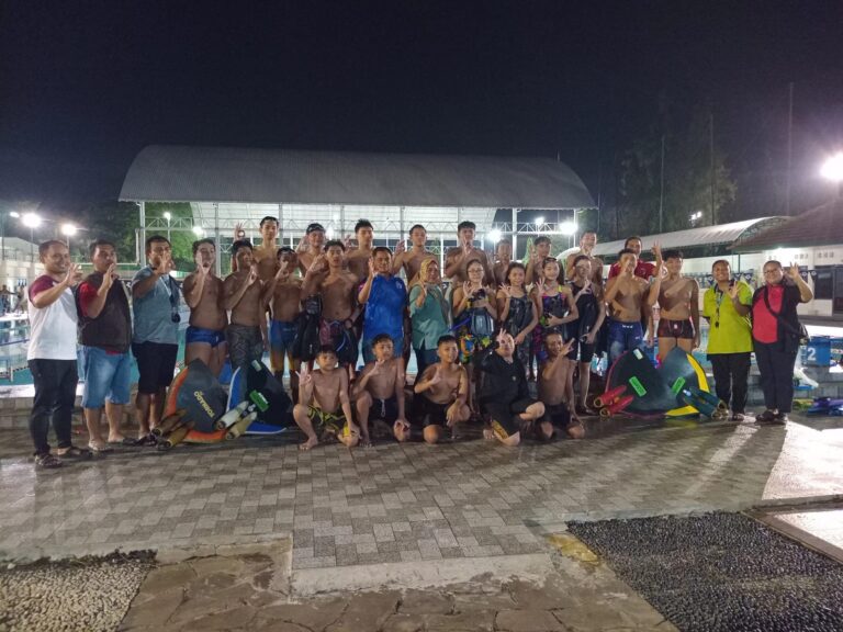 Atlet Selam Gresik Siap Bersaing di Kejurda Finswimming 2025 