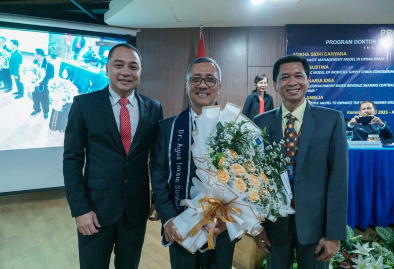 Tingkatkan Efisiensi Pelayanan Publik, Asisten II Kota Surabaya Raih Doktor di ITS