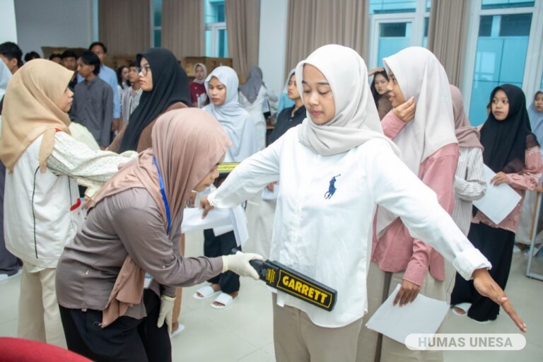 Unesa Perketat Tes UTBK, Tambah Tim, Pemeriksaan Berlapis, dan Peserta Wajib Copot Alas Kaki