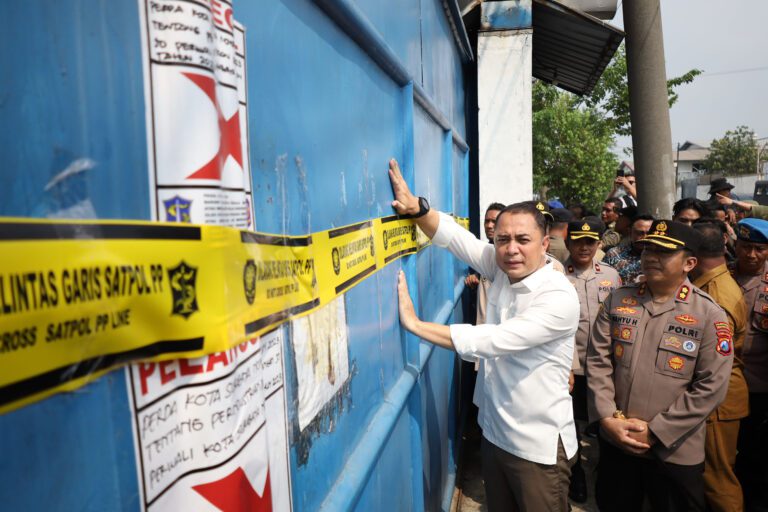 Tak Miliki Izin TDG, Pemkot Surabaya dan Polres Tanjung Perak Segel Gudang Sentoso Seal