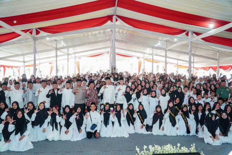 3.591 Anak Lamongan Dikukuhkan Menjadi Hafidz dan Hafidzah