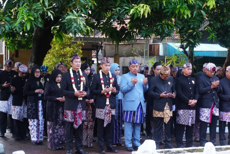 Ziarah Makam Leluhur Jelang Puncak HJL ke 456