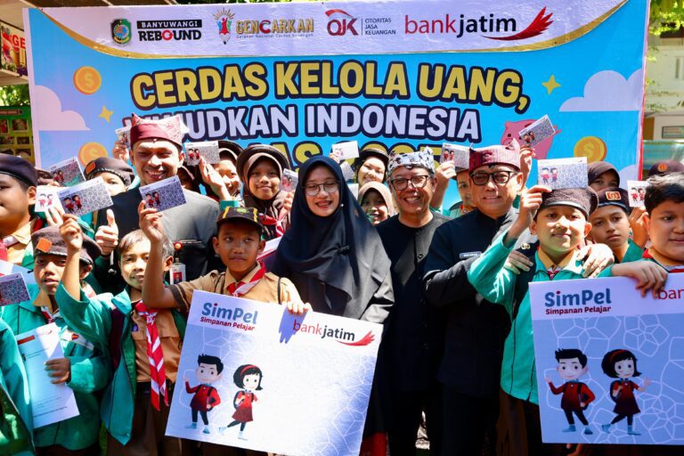 Dimulai dari Banyuwangi, OJK Kick Off Bulan Literasi Keuangan Nasional untuk Pelajar