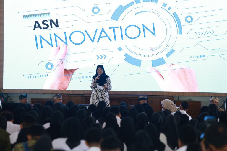 Serahkan 625 SK CPNS dan PPPK, Bupati Ipuk: Jadilah ASN yang Adaptif