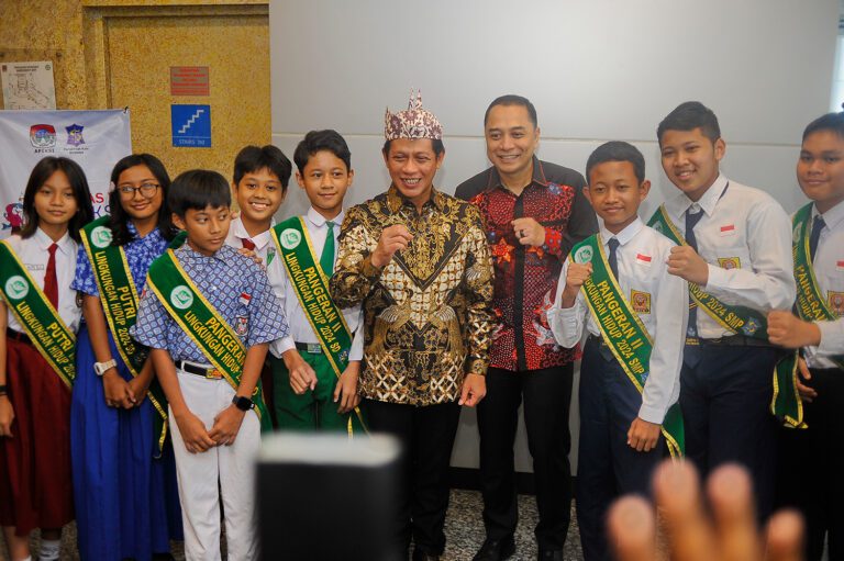 Menteri LHK Apresiasi Program Pemkot Surabaya, Dorong Pengolahan Sampah di Tingkat RW