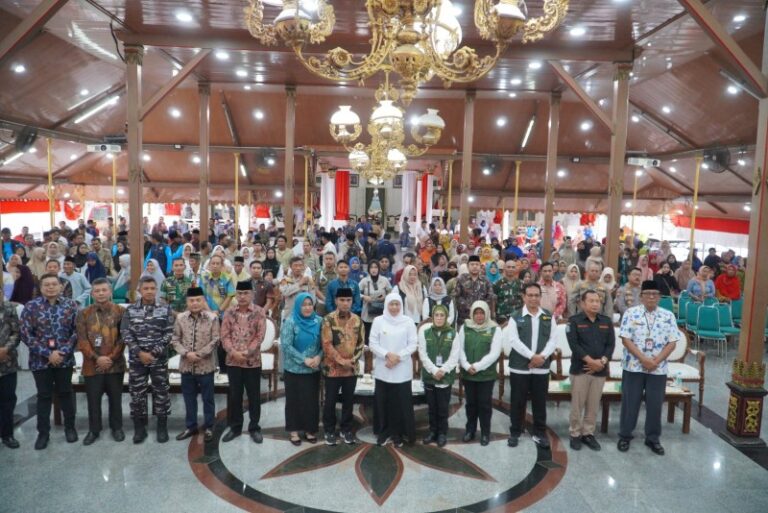 Dinsos Jatim Salurkan Bantuan Sosial di Kabupaten Bangkalan