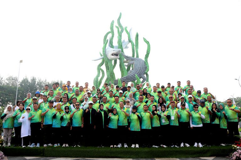 Peduli Terhadap Lingkungan, Anggota APEKSI Tanam 98 Pohon di Taman Suroboyo