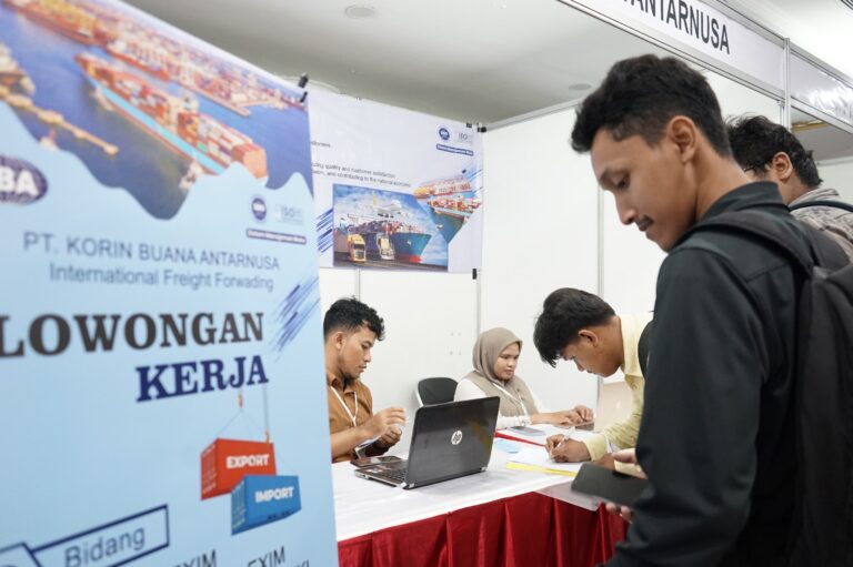 Pemkot Surabaya Gelar Job Fair & Edu Fair 2025, Ratusan Lowongan Siap Serap Pengangguran dan Atasi Kemiskinan
