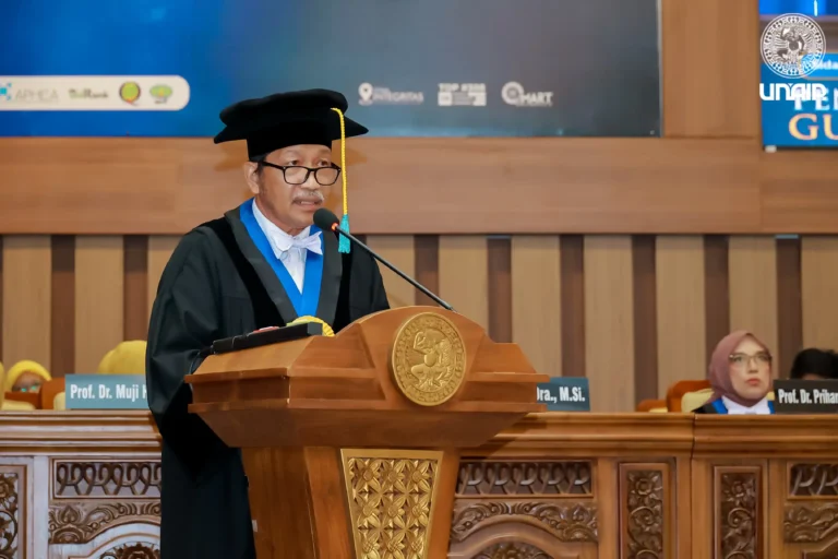 Guru Besar FST Kembangkan Mikroba sebagai Bahan Baku Produk Inovasi Ramah Lingkungan