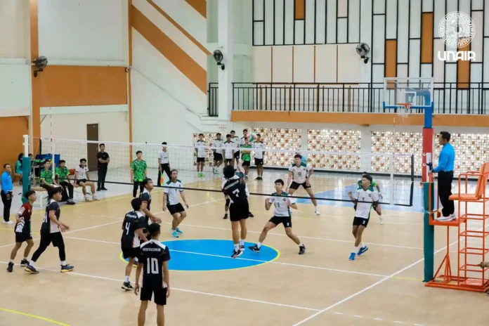 Hari Pertama, 12 Tim Voli Putra Lalui Laga Sengit POMPROV (2)