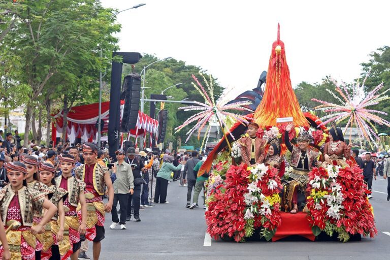 Surabaya Vaganza 2025 Tampilkan Cerita Rakyat, Wali Kota Eri Jadi Sawunggaling