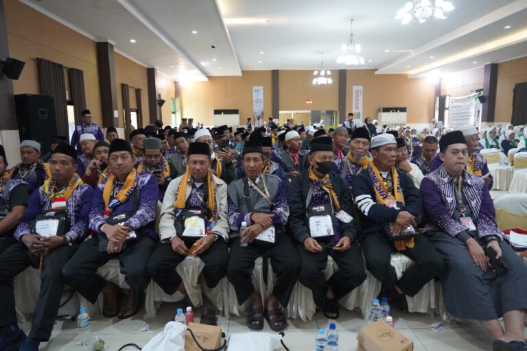 Telah Berangkatkan 11 Kloter, Ketua PPIH Embarkasi Surabaya Pesankan Jemaah Haji Waspada Cuaca Ekstrem